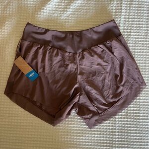 Hoka Women’s Glide 4” Shorts NWT